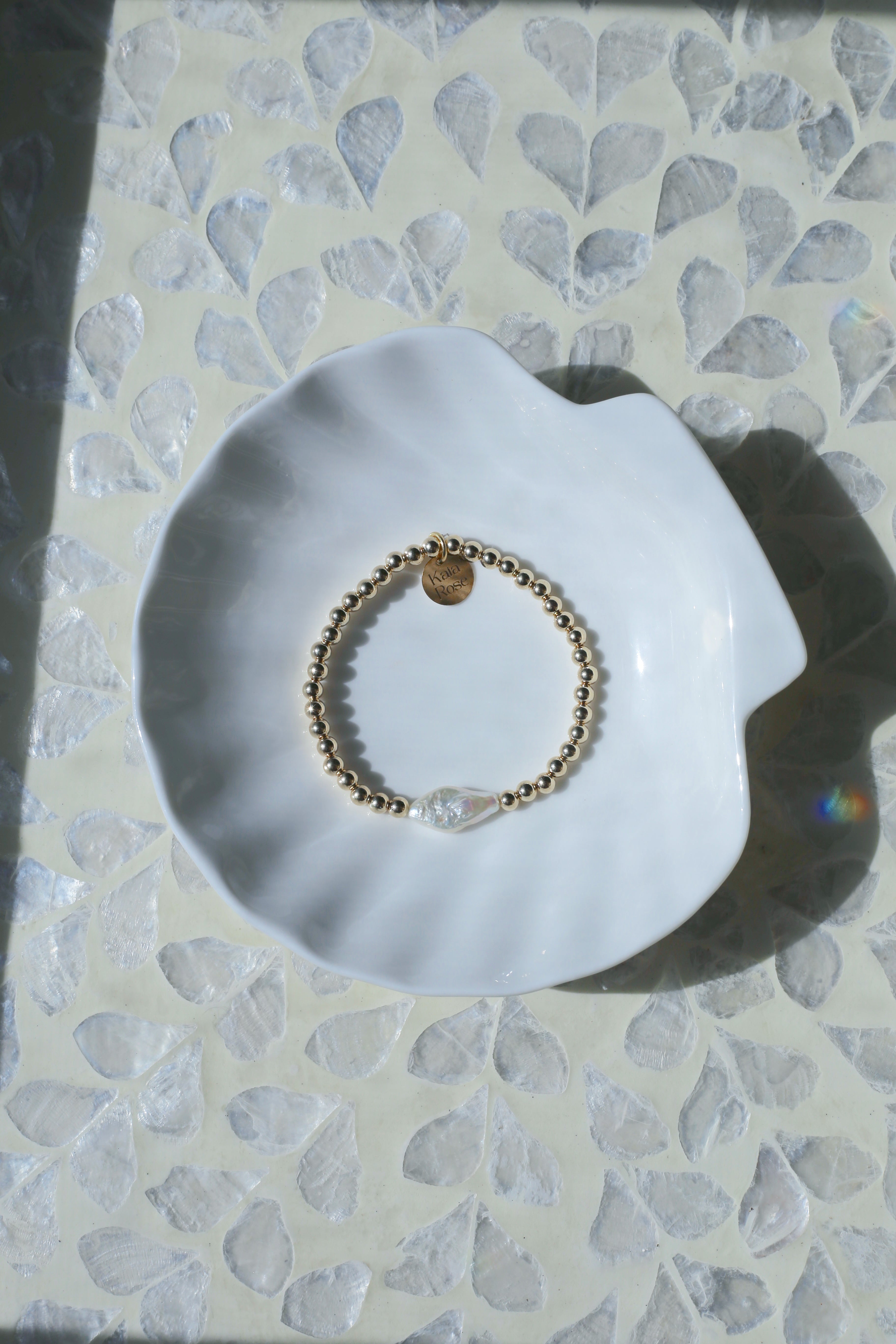 Adelina Bracelet Freshwater Pearl Surrounded By Gold Filled Beads Shell Tray